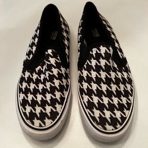 Mossimo target houndstooth slip-ons size 8